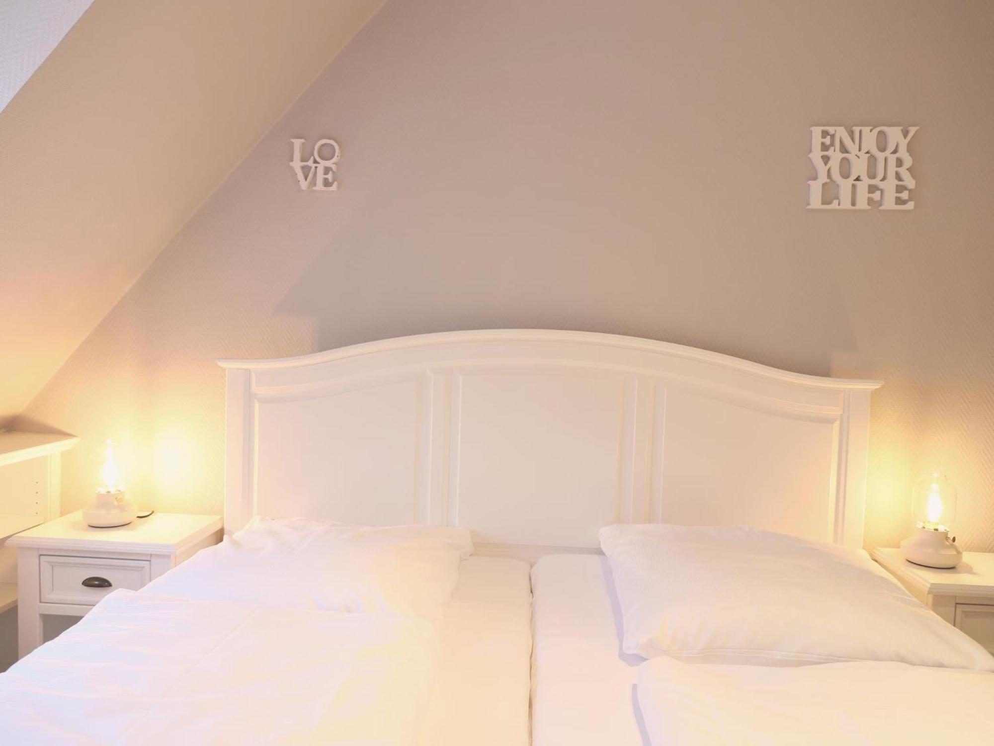 Exklusive 3-Zimmer-Ferienwohnung Im Herzen Westerlands ภายนอก รูปภาพ
